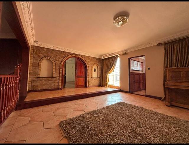 4 BEDROOM HOUSE FOR SALE IN RESERVOIR HILLS